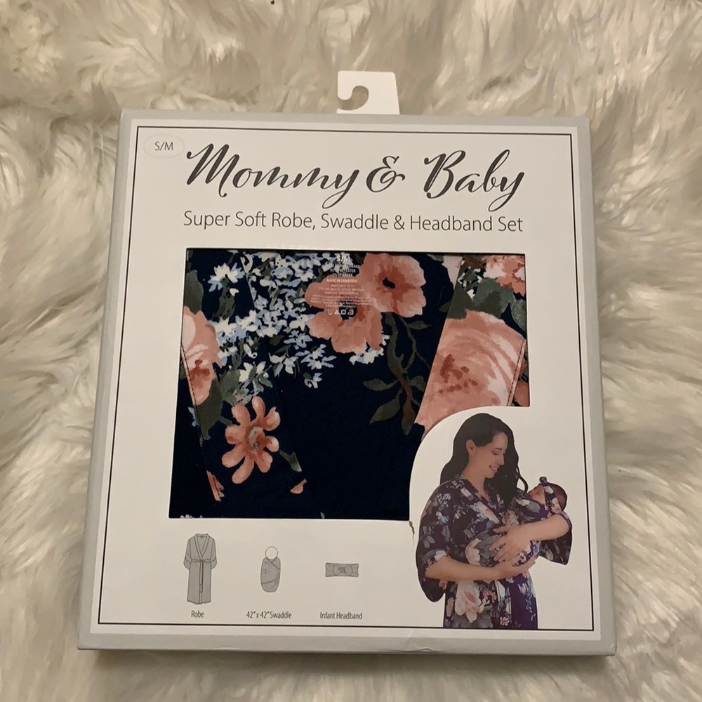 NWT mommy and baby matching robe and swaddle size S/M